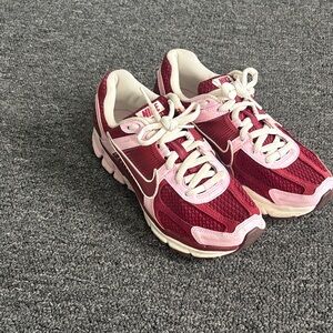Nike Vomero 5 Women's Burgundy and Light Pink Sneakers